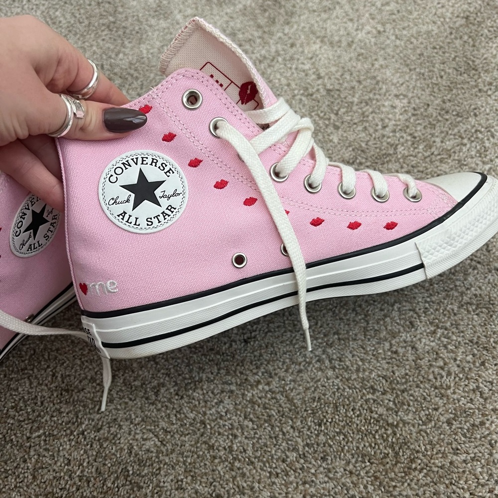Valentine’s day Converse